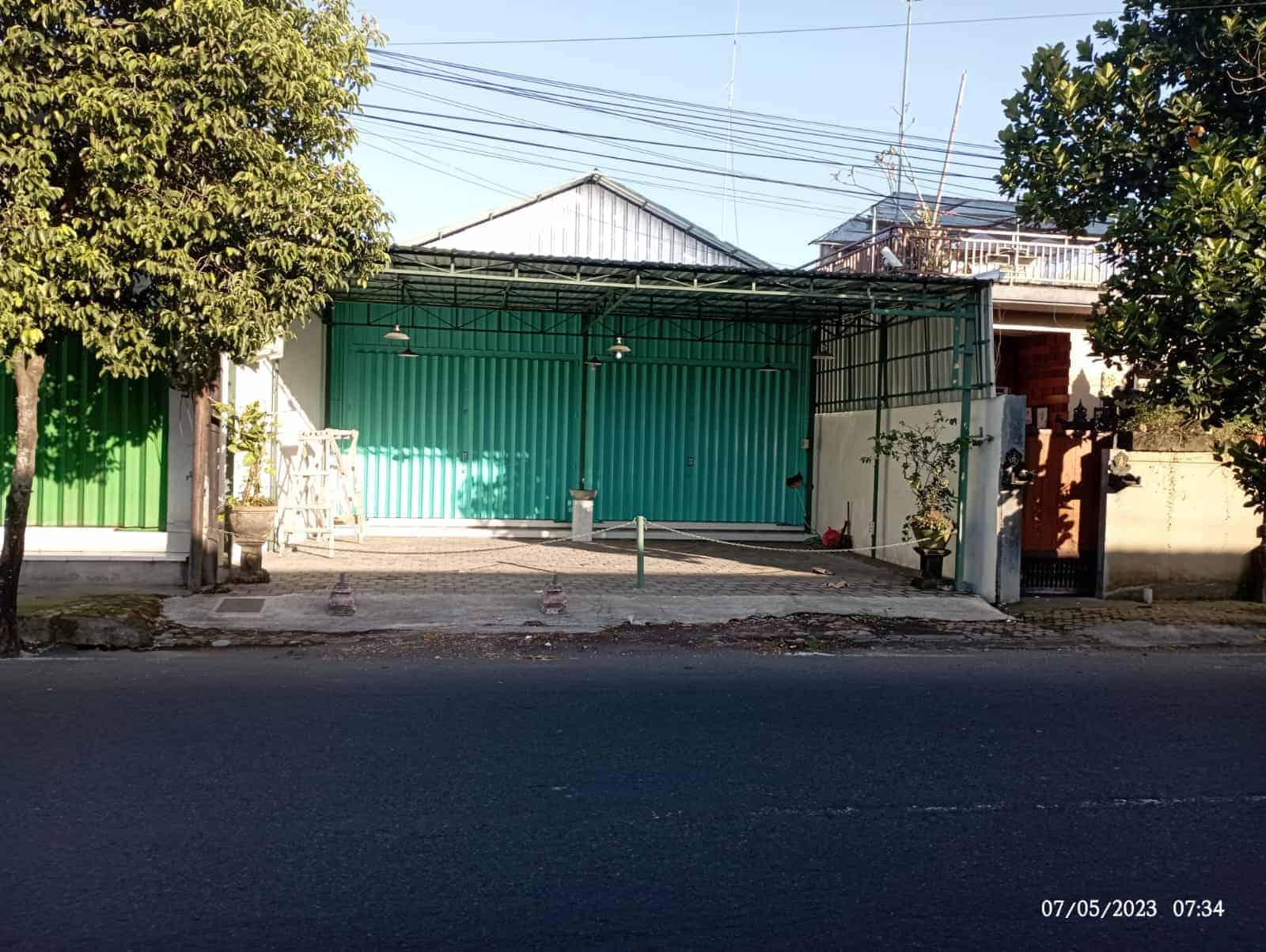 Toko lebar 8m di jalan raya A.Yani Utara, Denpasar utara Toko lebar 8m di jalan raya A.Yani Utara, Denpasar utara
