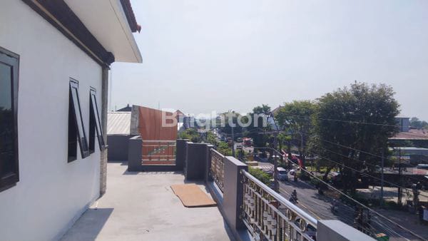 Ruko 3 Lantai Luas di Jalan Utama Denpasar Barat