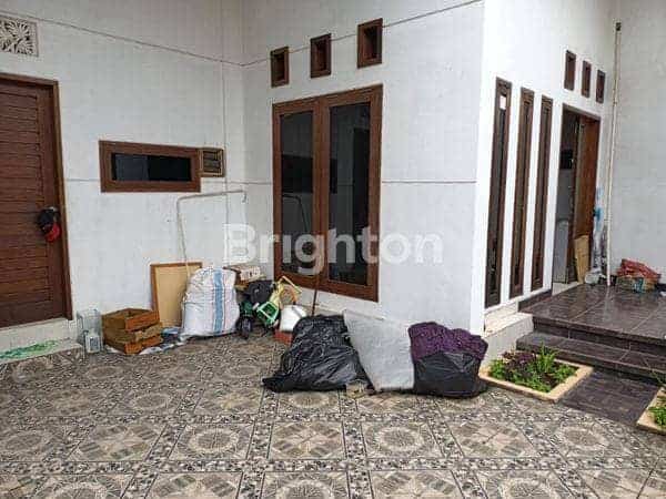 Rumah 2 Lantai Di Padang Sambian