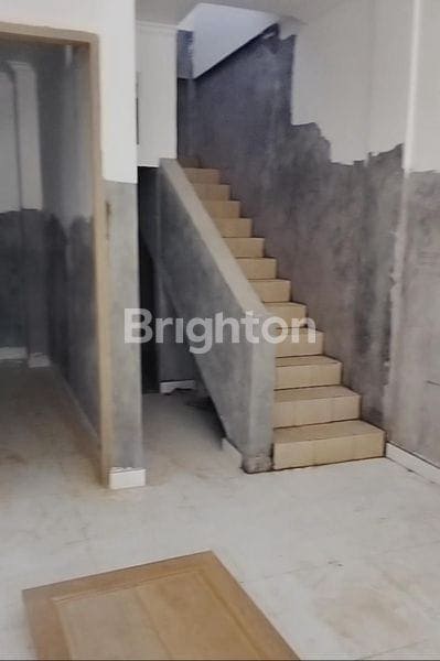 Rumah Baru 2 Lantai Minimalis Di Jalan Tukad Balian