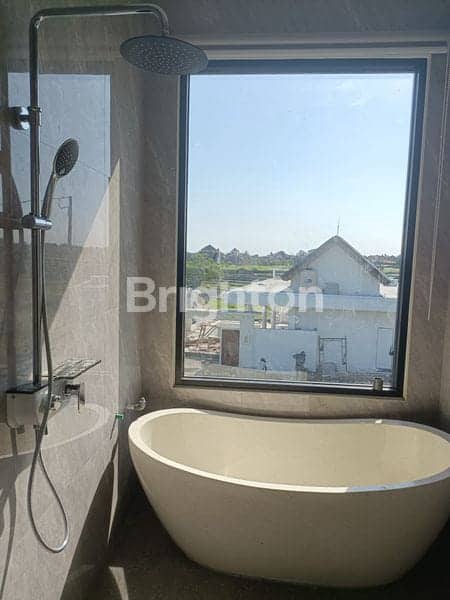 Villa Baru 3 BR Di Dekat Pantai Munggu