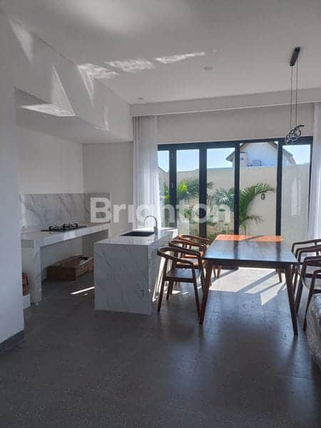 Villa Baru 3 BR Di Dekat Pantai Munggu