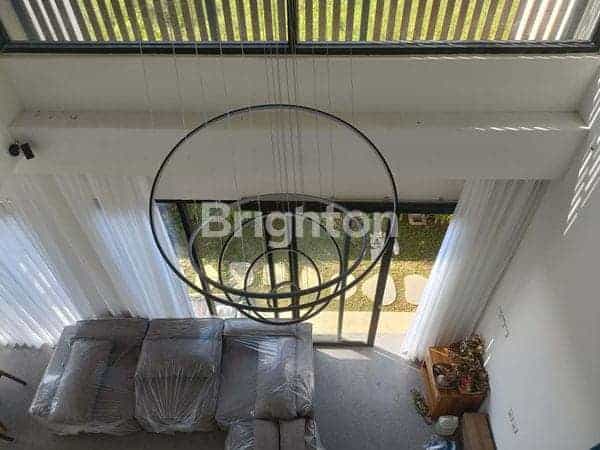 Villa Baru 3 BR Di Dekat Pantai Munggu