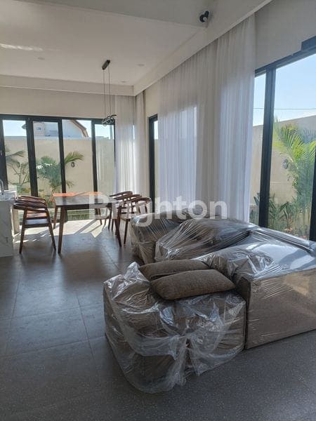 Villa Baru 3 BR Di Dekat Pantai Munggu