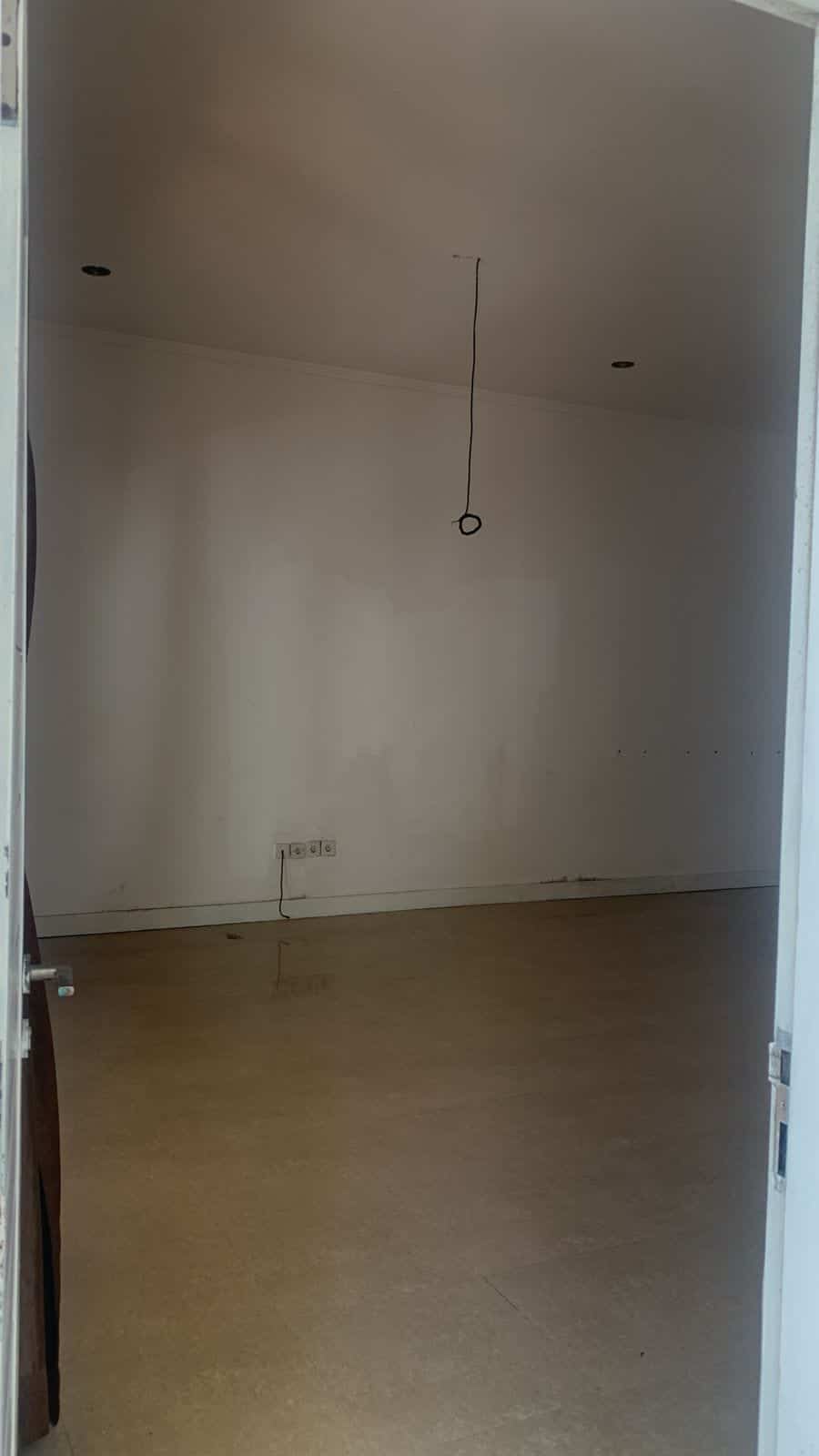 Villa Kerobokan 3 BR Dengan Kolam Renang Pribadi, Non Furnished