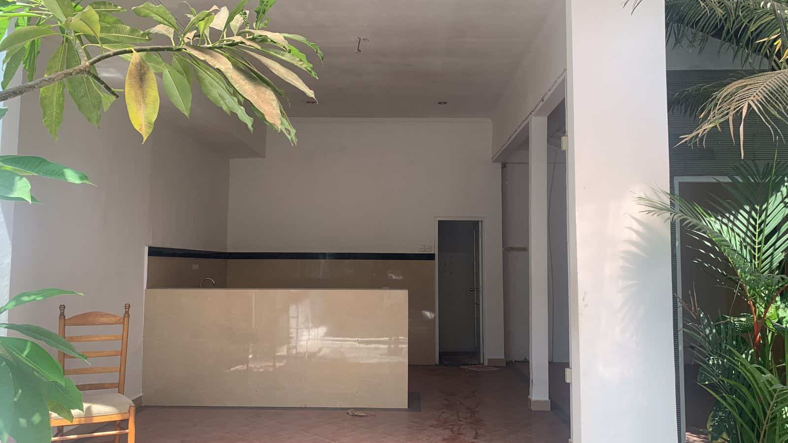Villa Kerobokan 3 BR Dengan Kolam Renang Pribadi, Non Furnished
