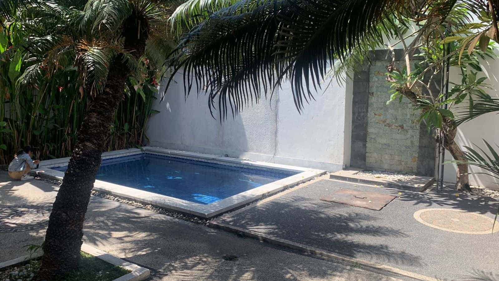 Villa Kerobokan 3 BR Dengan Kolam Renang Pribadi, Non Furnished