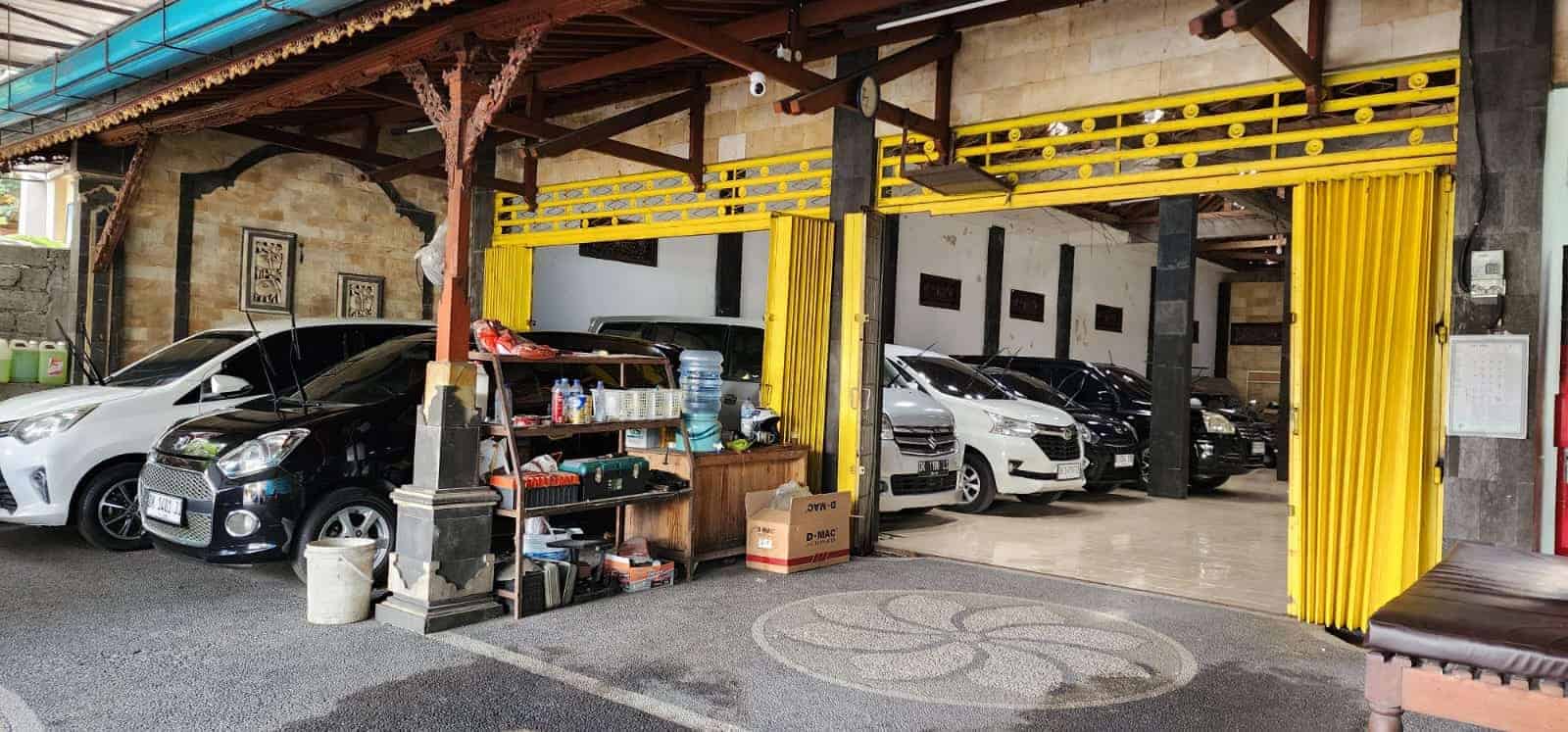 Ruko Gandeng Besar Dan Luas, 1 Lantai, Di Jalan Raya Dalung