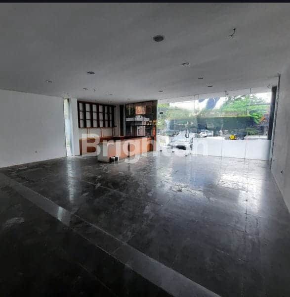 Toko 1 Lantai Ukuran 8 x 20 m2 Di Area Kuliner Di Jalan Raya Tuban, Kuta Bali