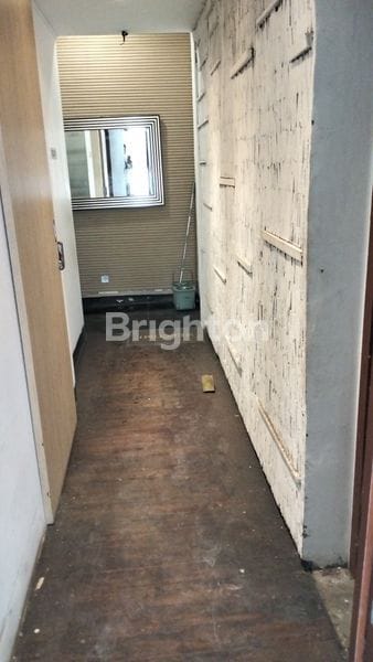 Toko 1 Lantai Ukuran 8 x 20 m2 Di Area Kuliner Di Jalan Raya Tuban, Kuta Bali