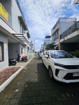 Rumah Minimalis 2,5 Lantai Di Jalan Nuansa Utama Jimbaran Badung